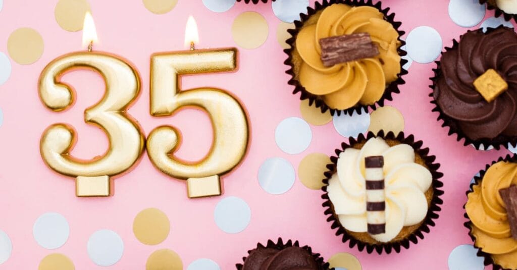 35th-birthday-party-candles-and-cupcakes